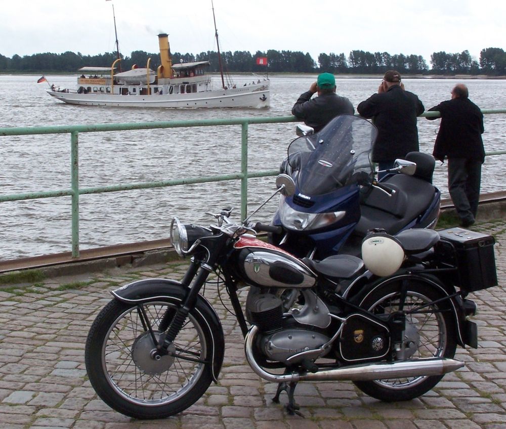 egal, womit man zum shipspotting fährt...