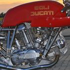 Egli-Ducati im Sonnenuntergang