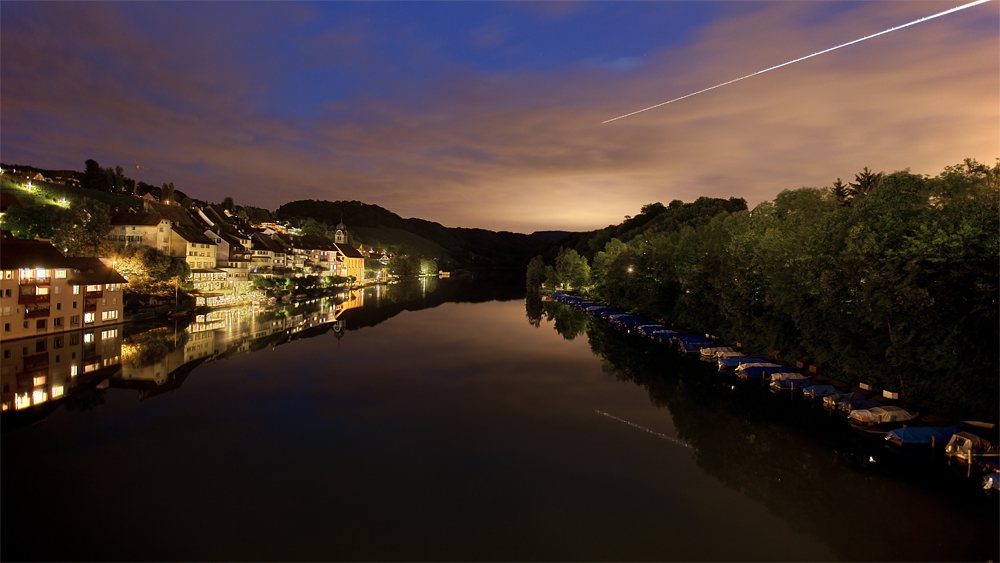 Eglisau, Rhein und Nachthimmel