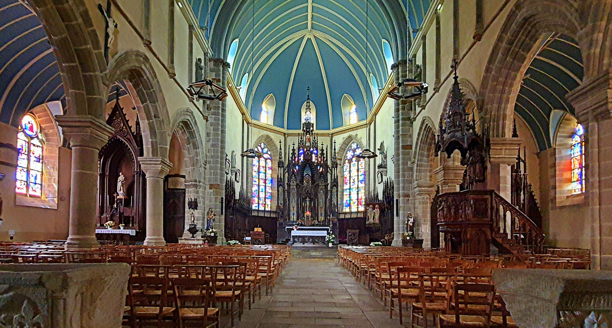  Eglise de BAZOUGES-la-PEROUSE (35) 