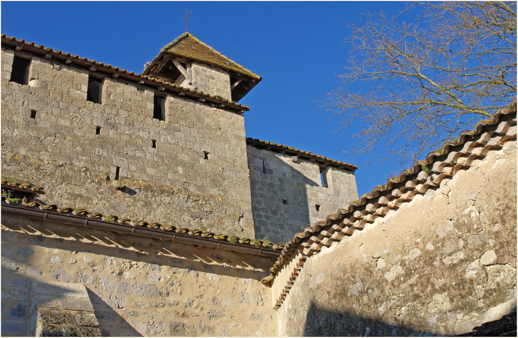 Eglise fortifiée de Villeneuve de Mézin  (Lot-et-Garonne)