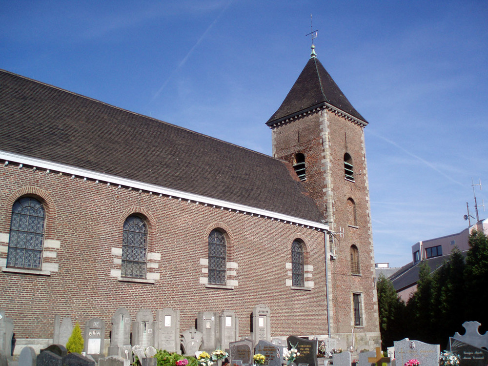 Eglise paroissial et cimetière du Mont St Aubert (BE)