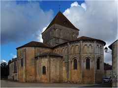 Eglise romane Saint-Maurice   --  Saint-Maurice-la-Clouère (Vienne)