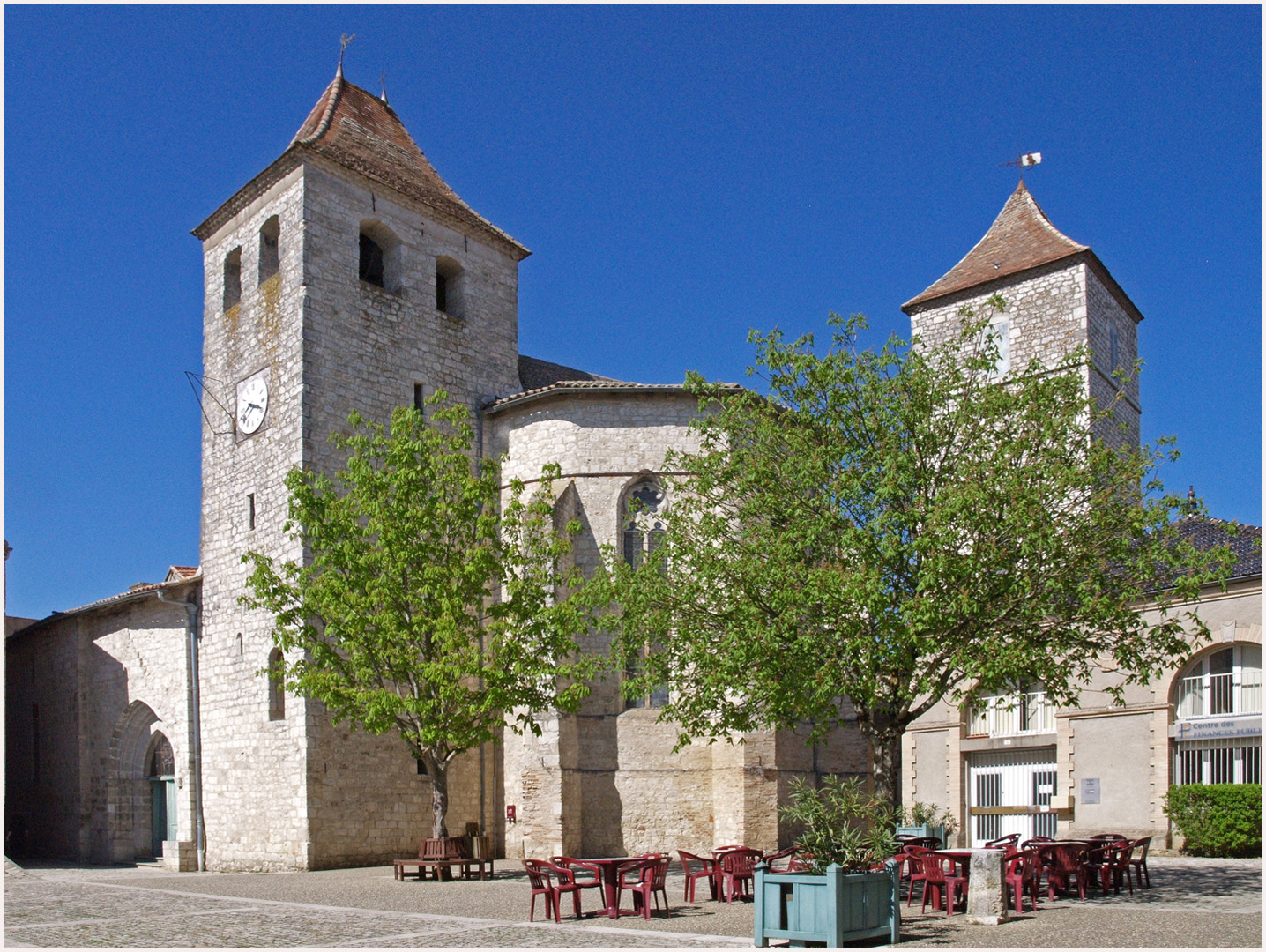 Eglise Saint-Barthélemy à Lauzerte  --  Tarn-et-Garonne