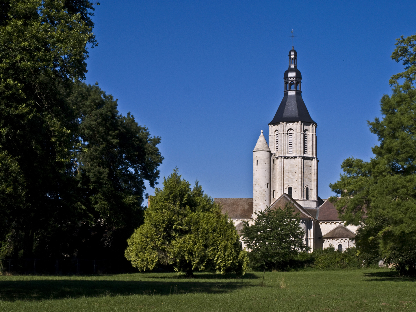 Eglise Saint-Nicolas de Civray (XIIème siècle)
