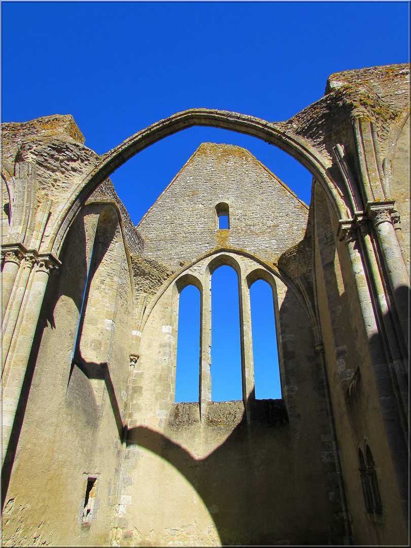 ..Eglise st-Lubin à Yèvres le Châtel (45)