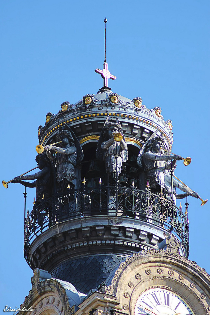 Eglise Ste Croix, le clocher 