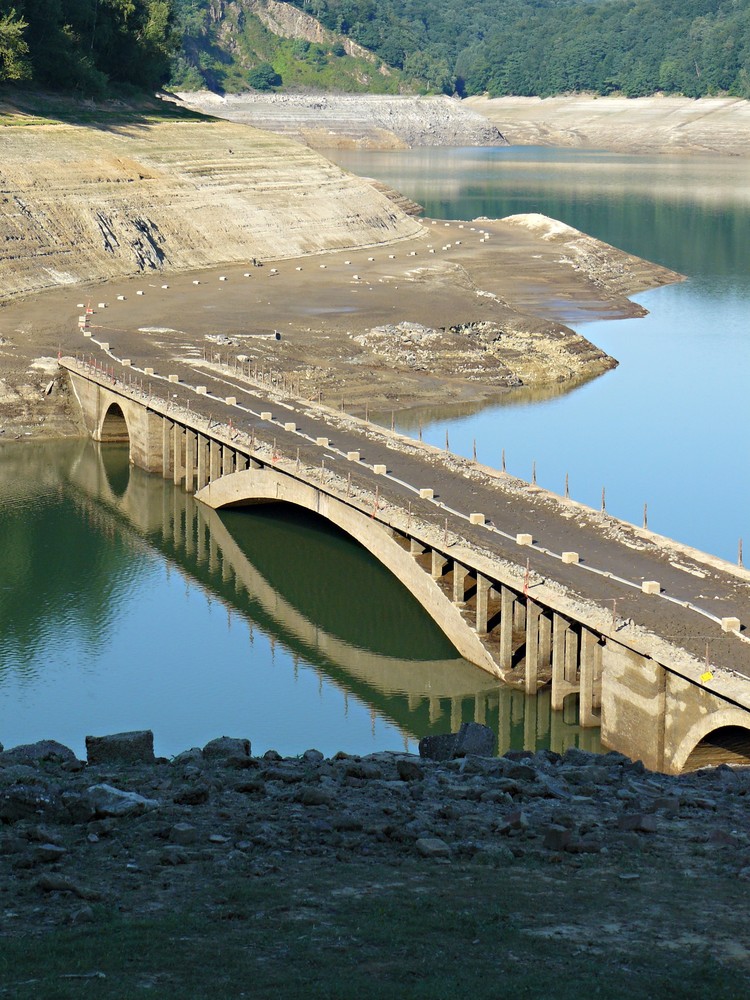 Ehemalige Bogenbrücke...