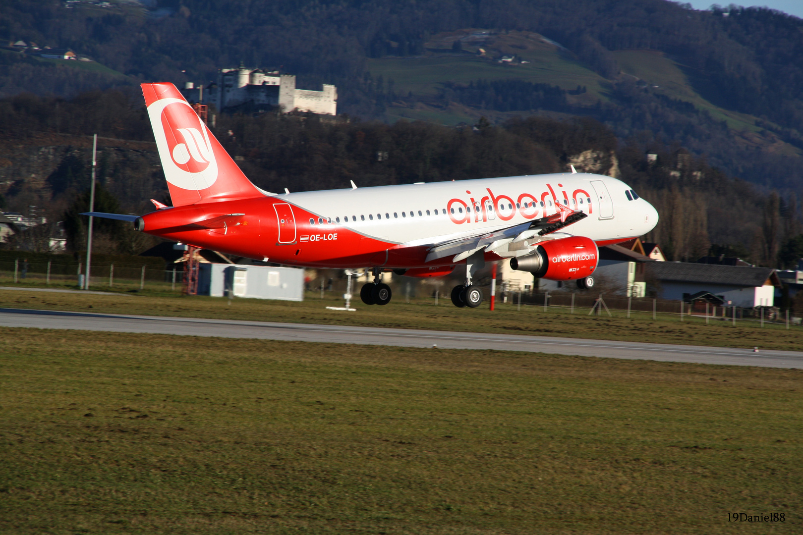 ehemaliger NIKI Airbus in SZG