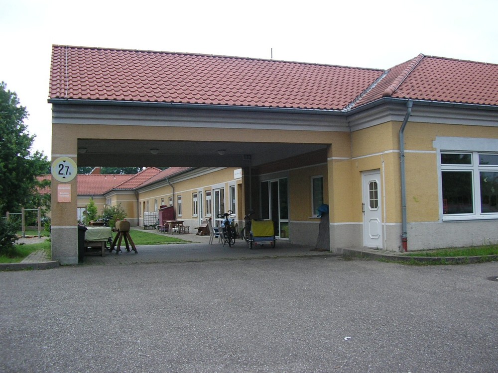 Ehemaliges amerikanisches Krankenhaus / on Base