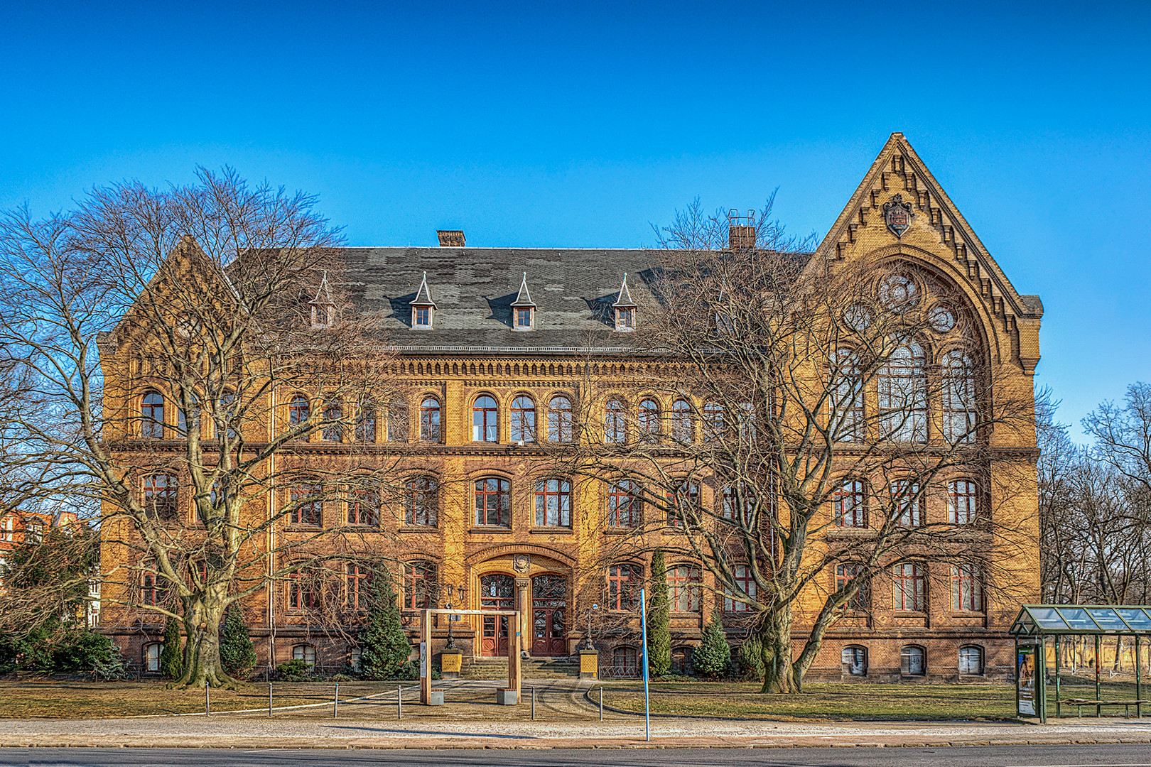 - Ehemaliges Melanchthon Gymnasium in Wittenberg -