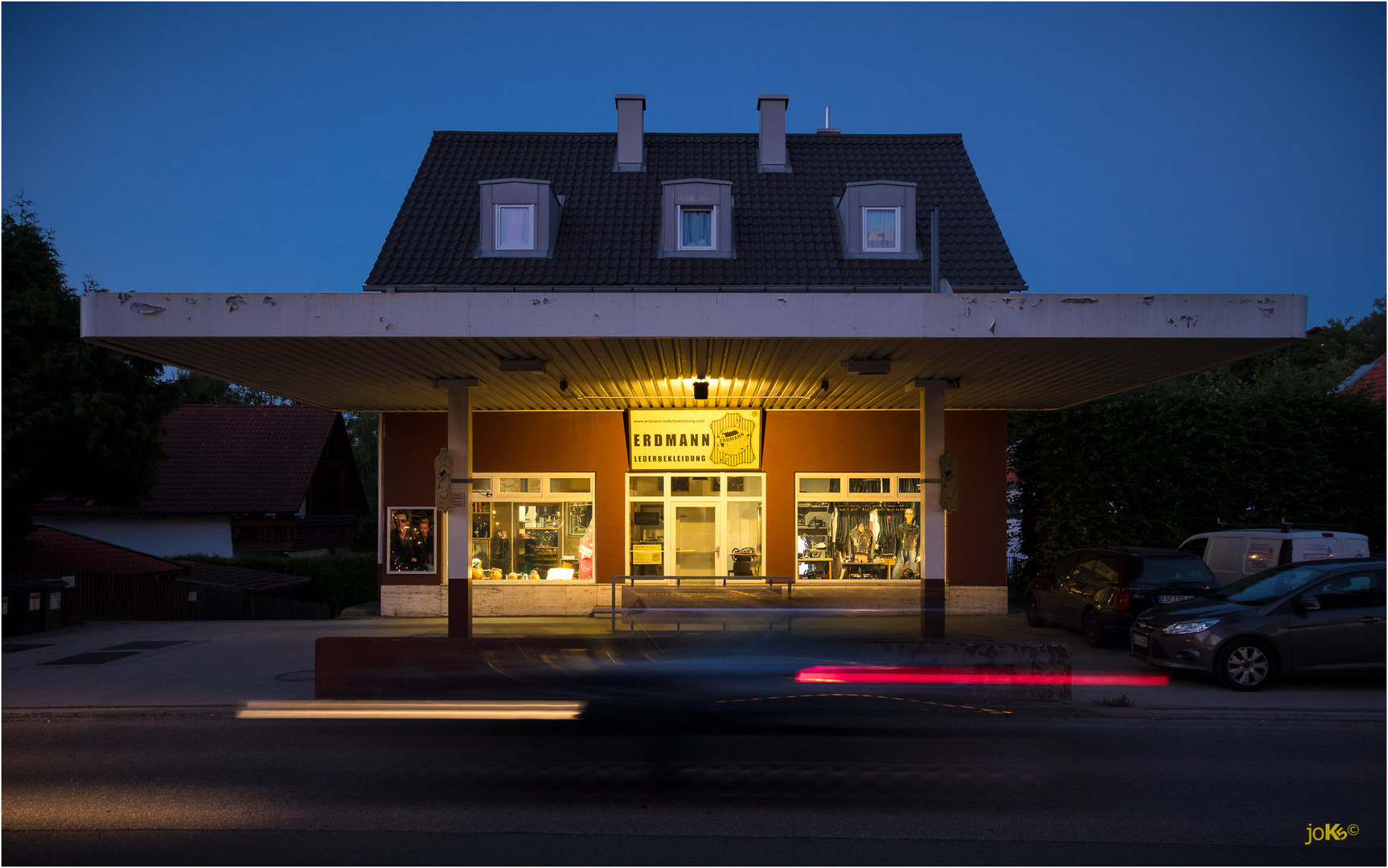 ehemals Tankstelle, jetzt Ledershop