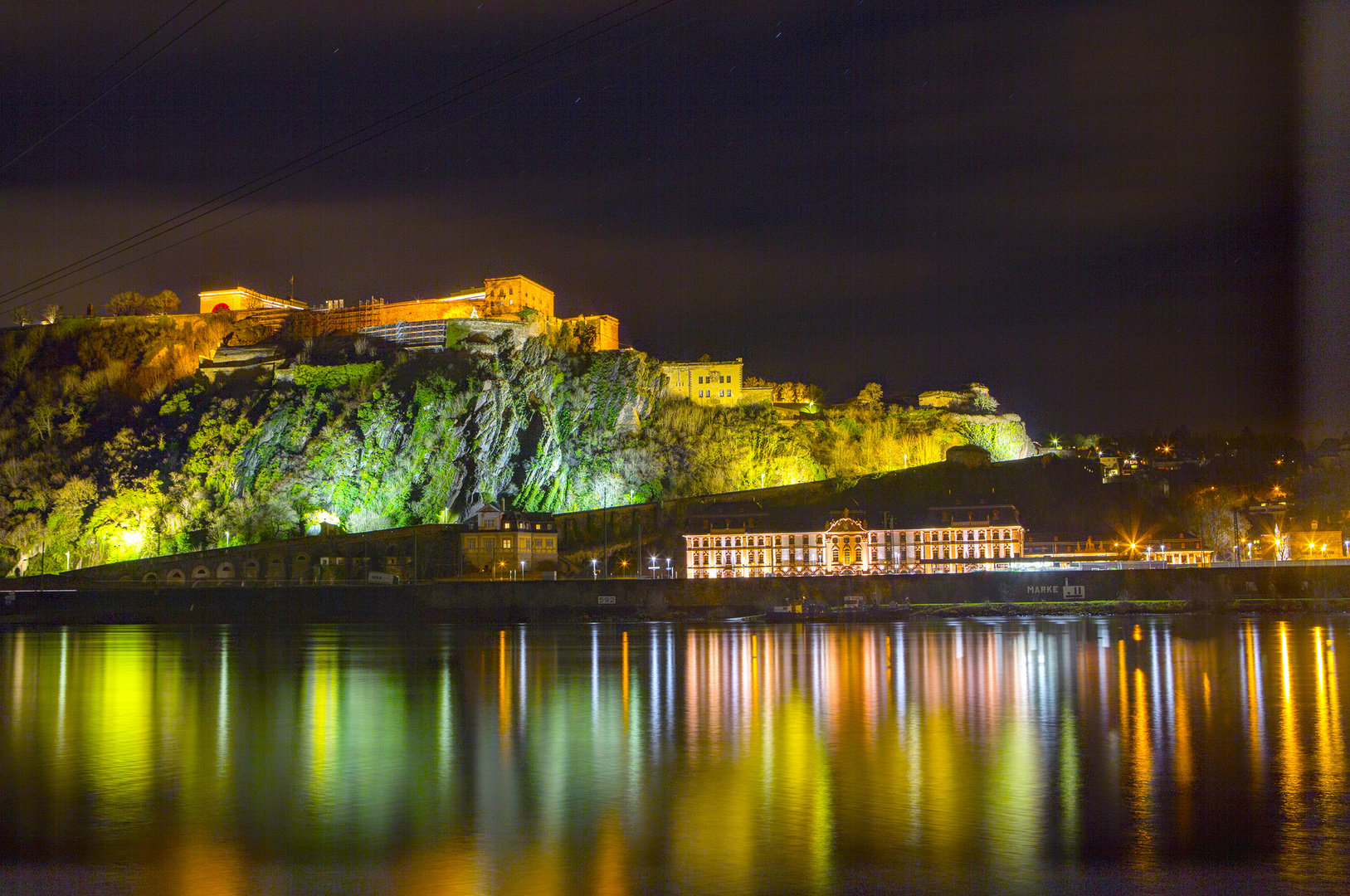 Ehrenbreistein Festung am Abend