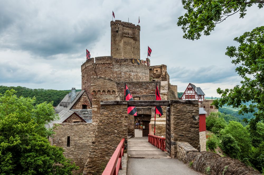 Ehrenburg-Zugbrücke 30