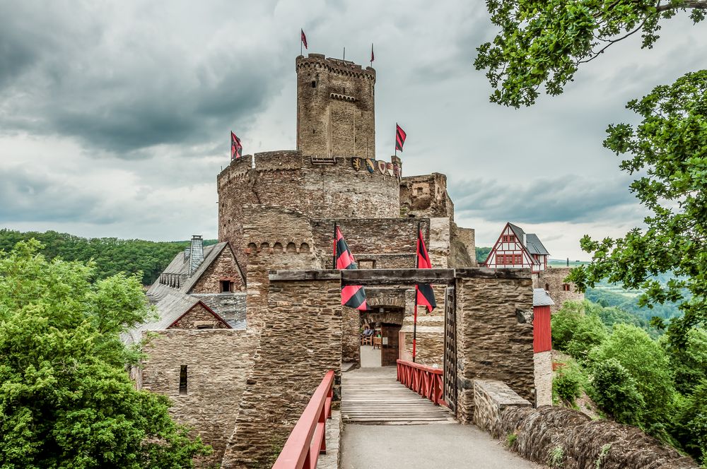 Ehrenburg-Zugbrücke 30