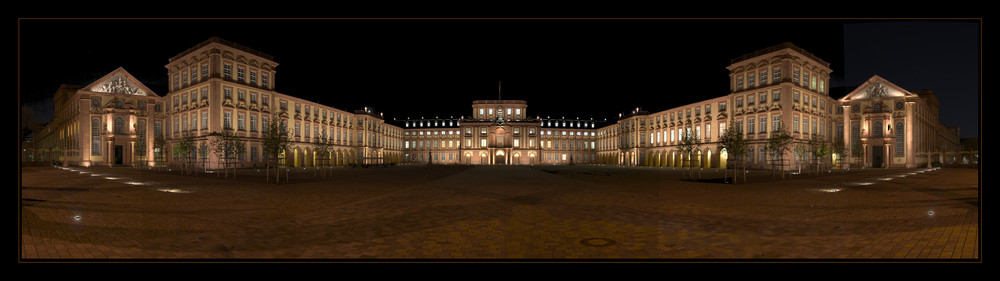 Ehrenhof -Mannheimer Schloss