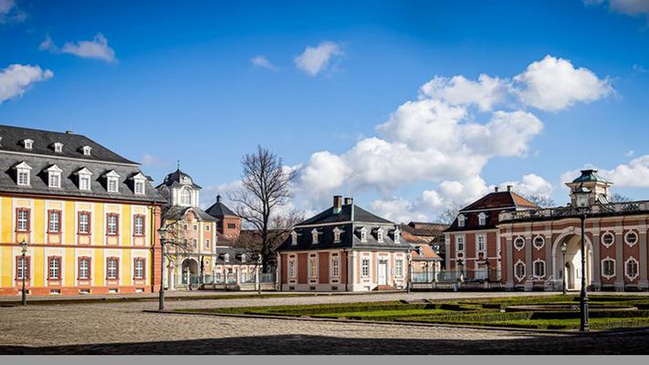 Ehrenhof-Schloss-Bruchsal