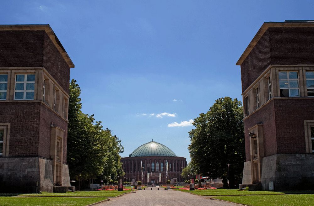 Ehrenhof und Tonhalle