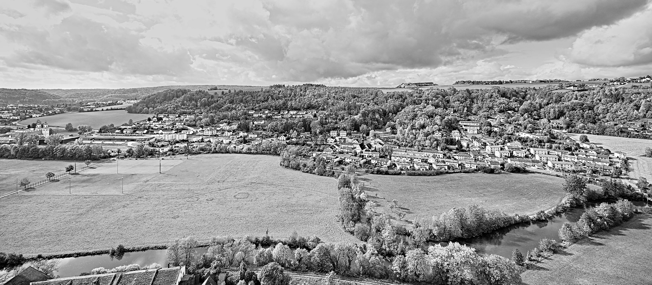 EI Eichstaett Willibaldsburg Blick ins Tal Panorma Landschaft 20H_0379