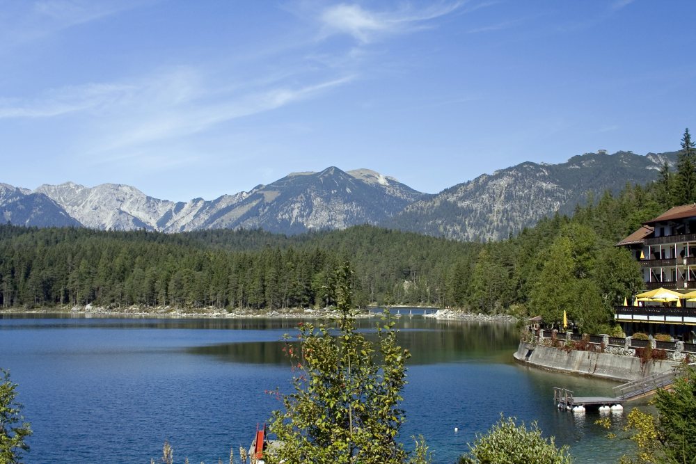 Eibsee am Fuße der Zugspitze