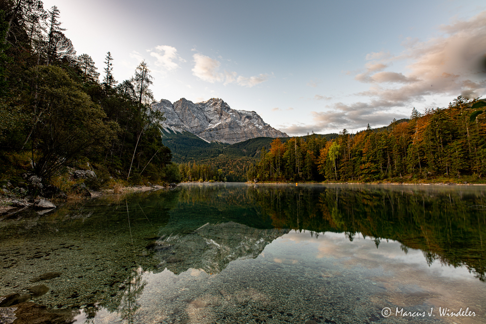 Eibsee am Morgen - Zugspitze im Hintergrund