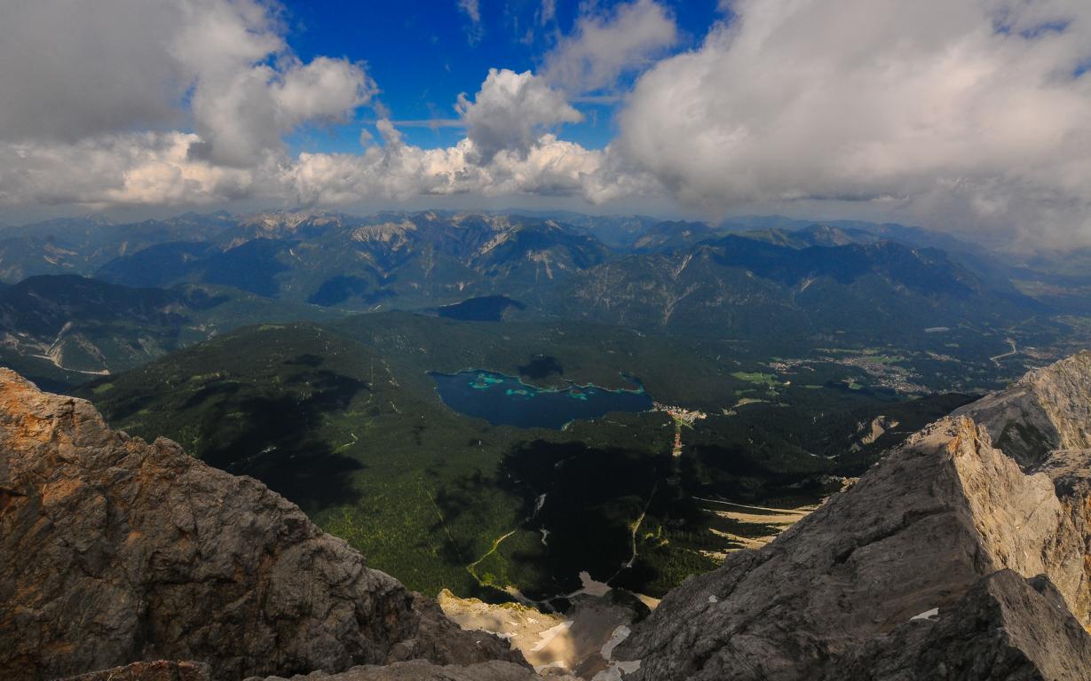 Eibsee, gesehen vom Gipfel der Zugspitze Foto & Bild ...