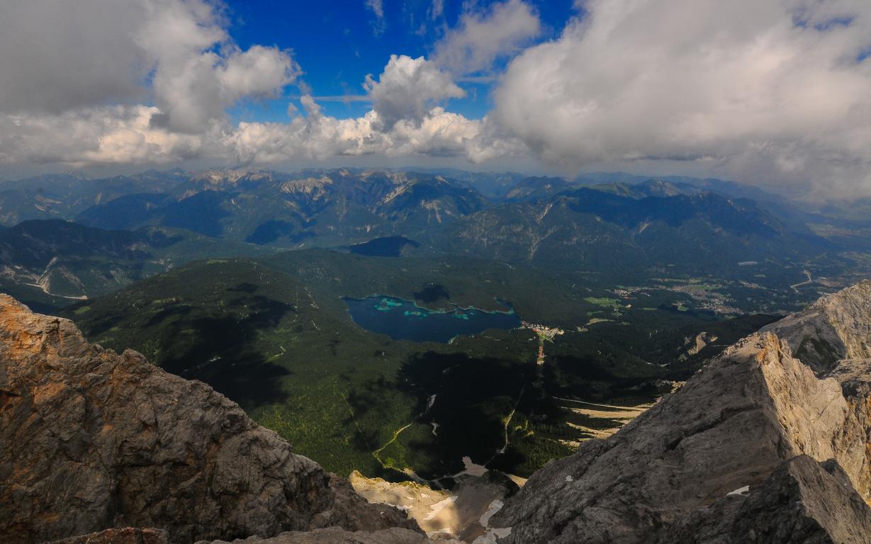 Eibsee, gesehen vom Gipfel der Zugspitze