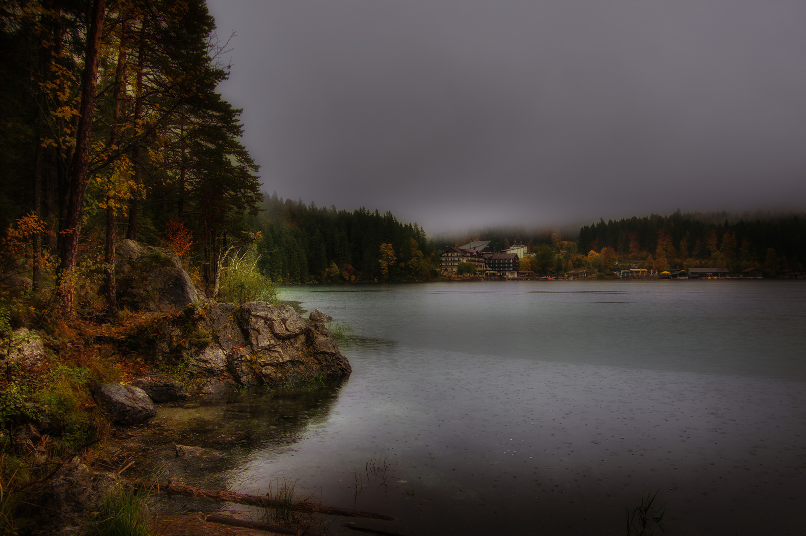 Eibsee im Regen