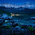 Eibsee mit Wettersteingebirge (Zugspitze) zur "blauen Stunde"