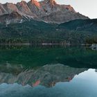 Eibsee mit Zugspitze im Sonnenuntergang