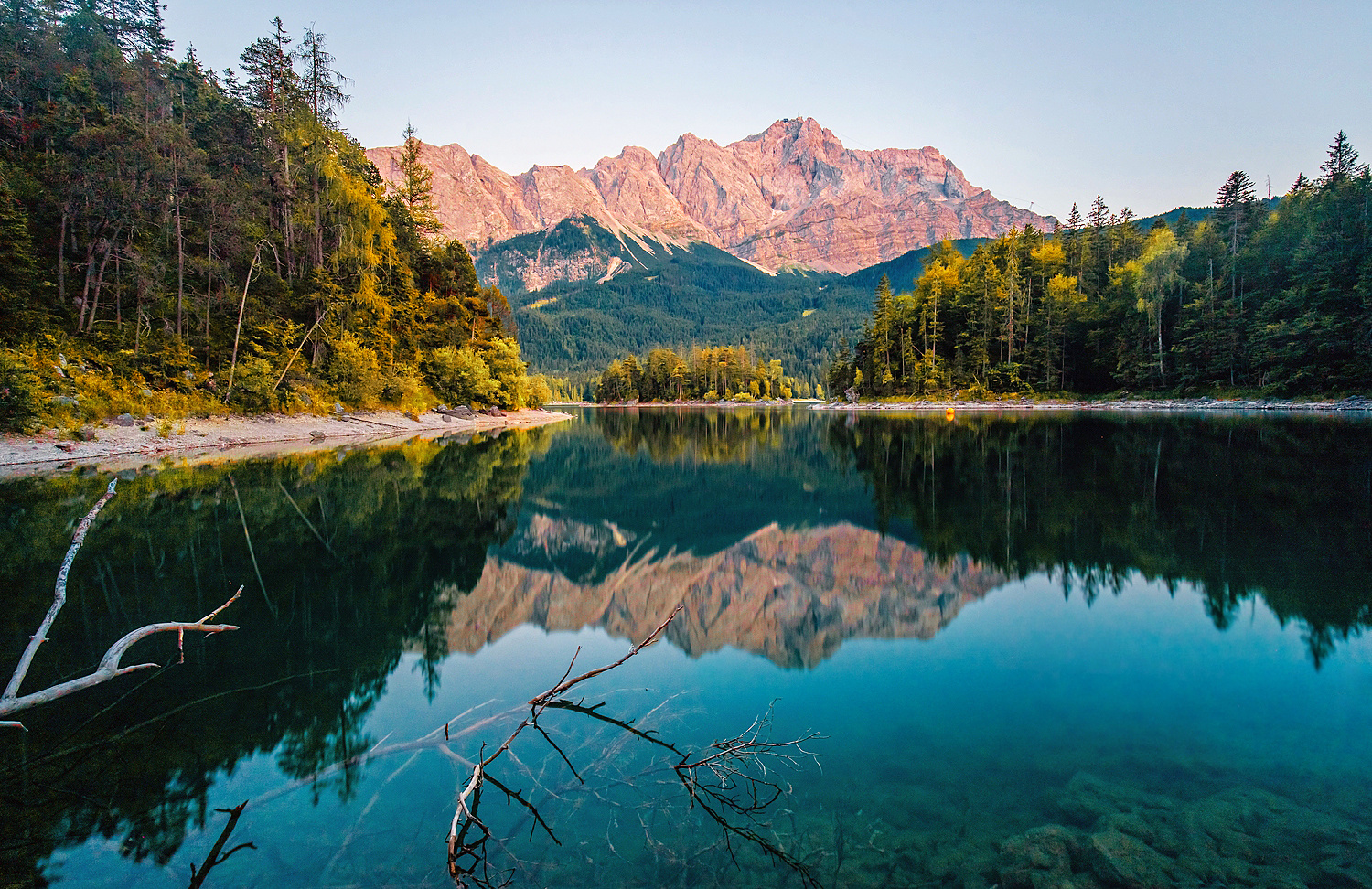 Eibsee Und Zugspitze