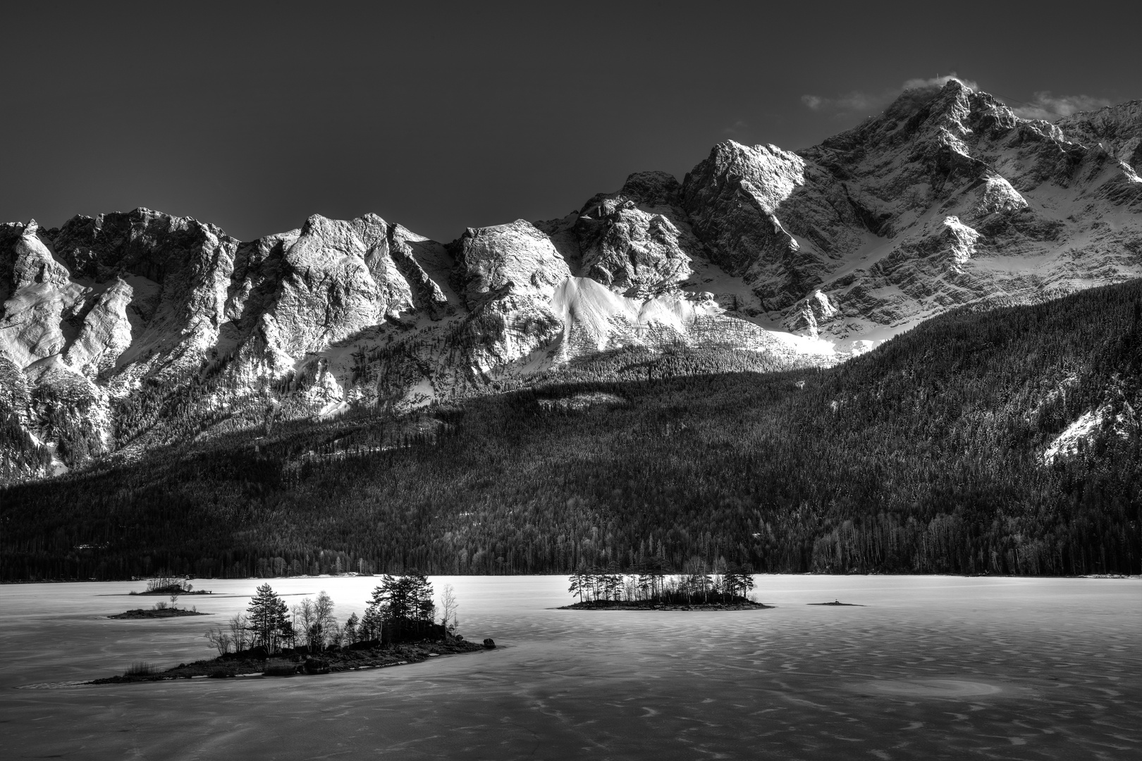 Eibsee und Zugspitze im Winter