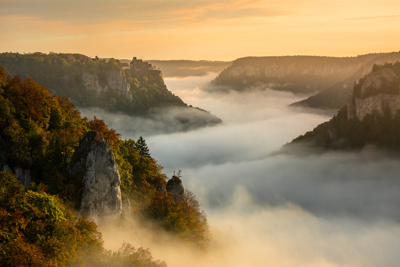 Eichfelsen im Sonnenaufgang