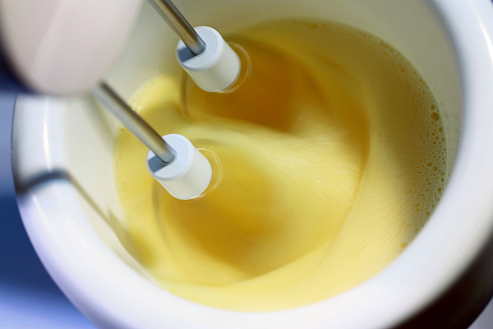 Eier schlagen Foto & Bild stillleben,