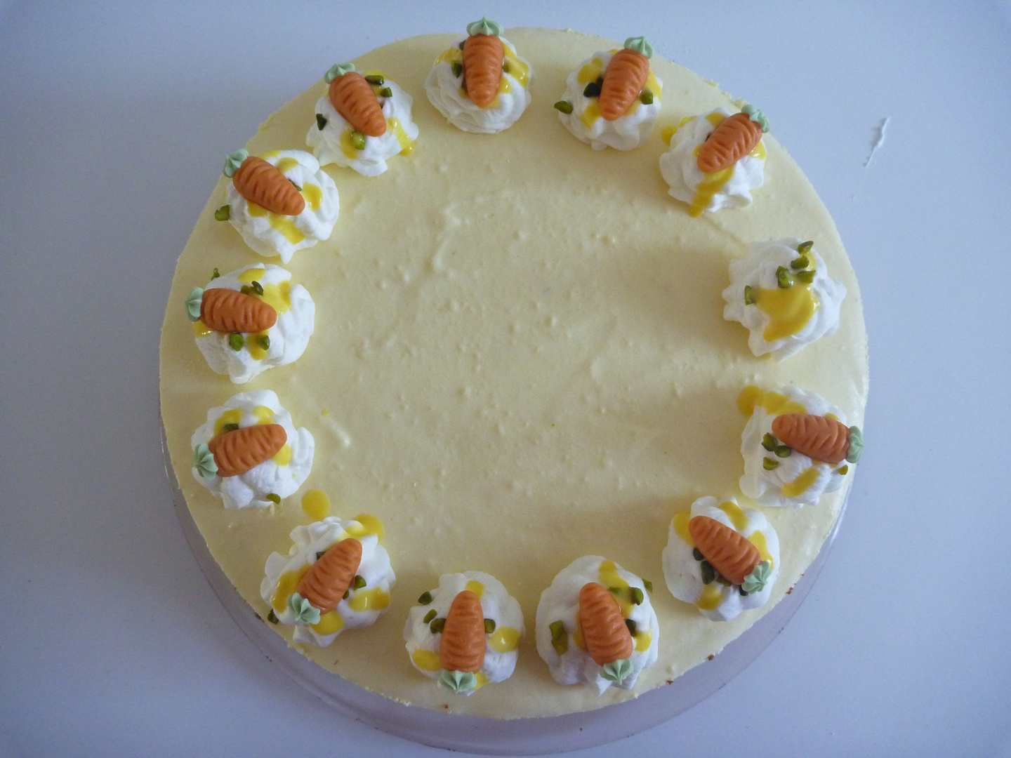 Eierlikör-Aprikosen-Torte