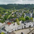 Eifel-Blick vom Bergfried auf das schmucke Städtchen Reifferscheid