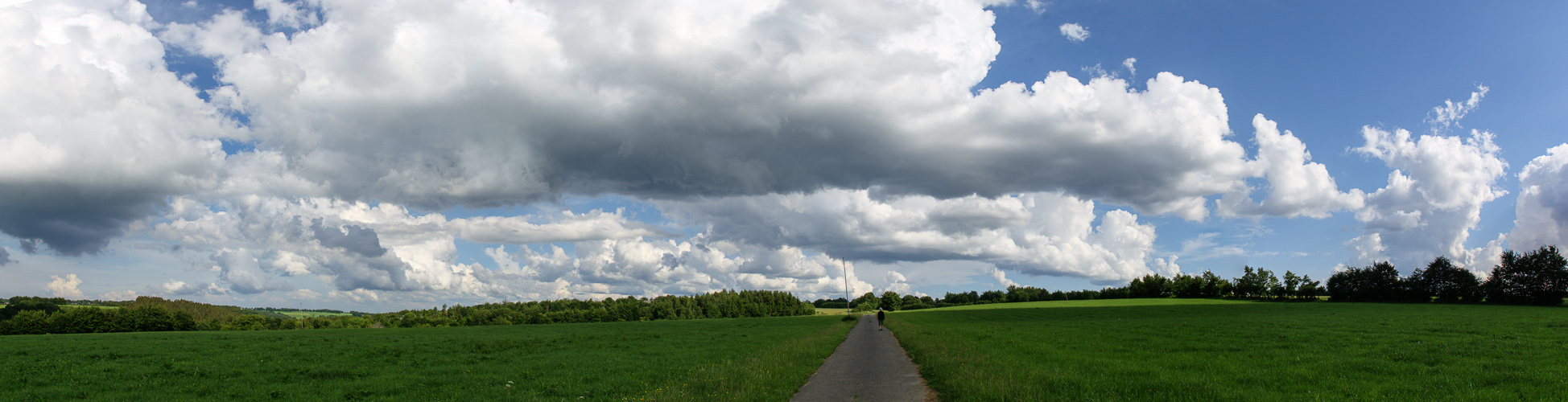 Eifel unter Wolken