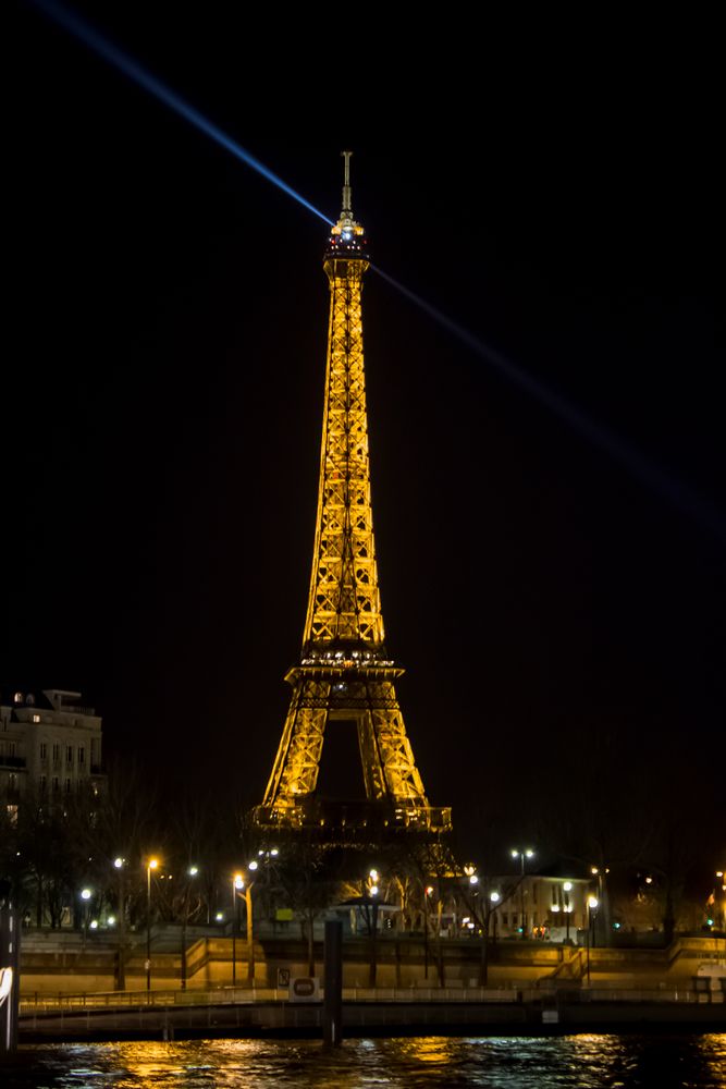 Eifelturm bei Nacht