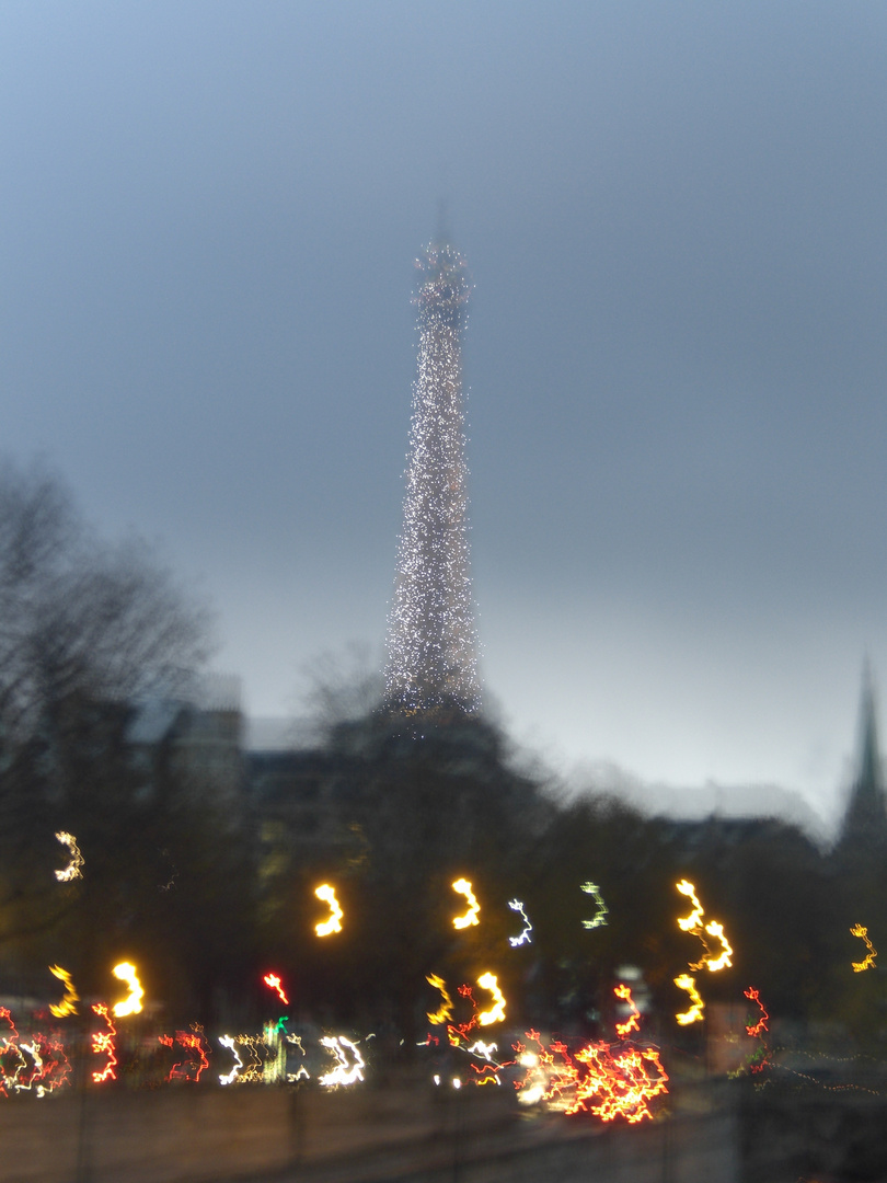 Eifelturm bei Nacht