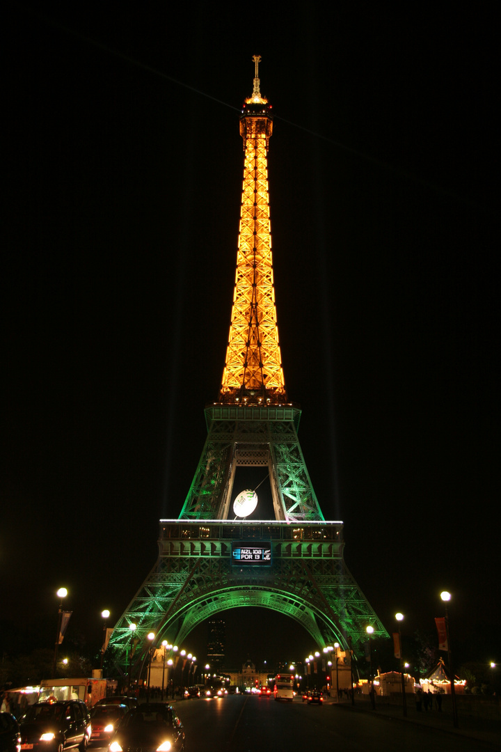 Eifelturm bei nacht