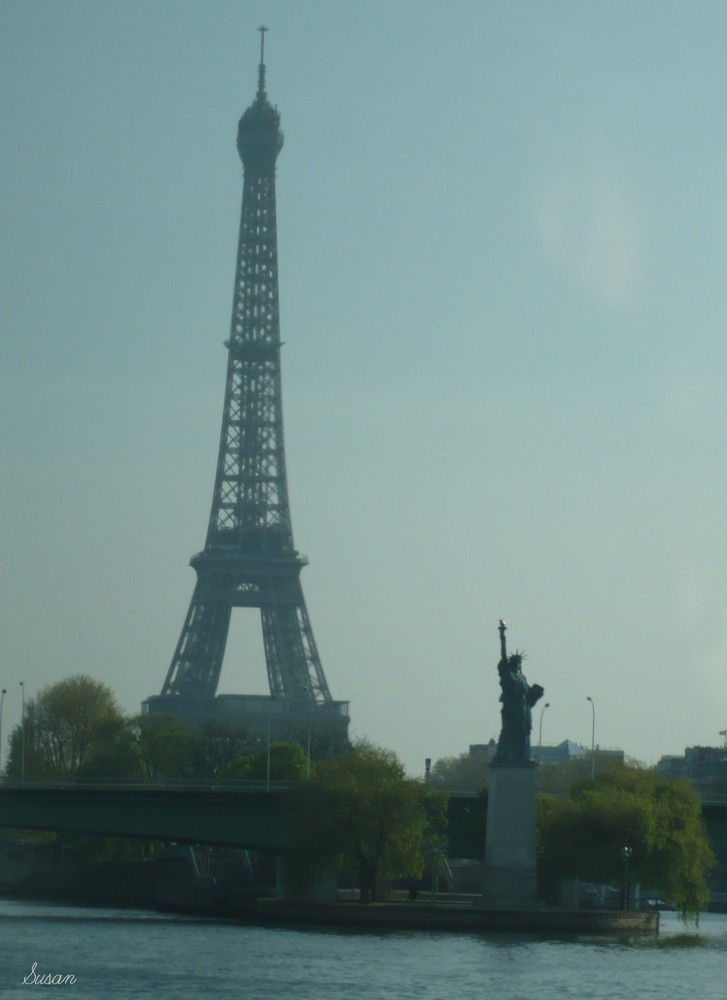 Eifelturm und Freiheitsstaue