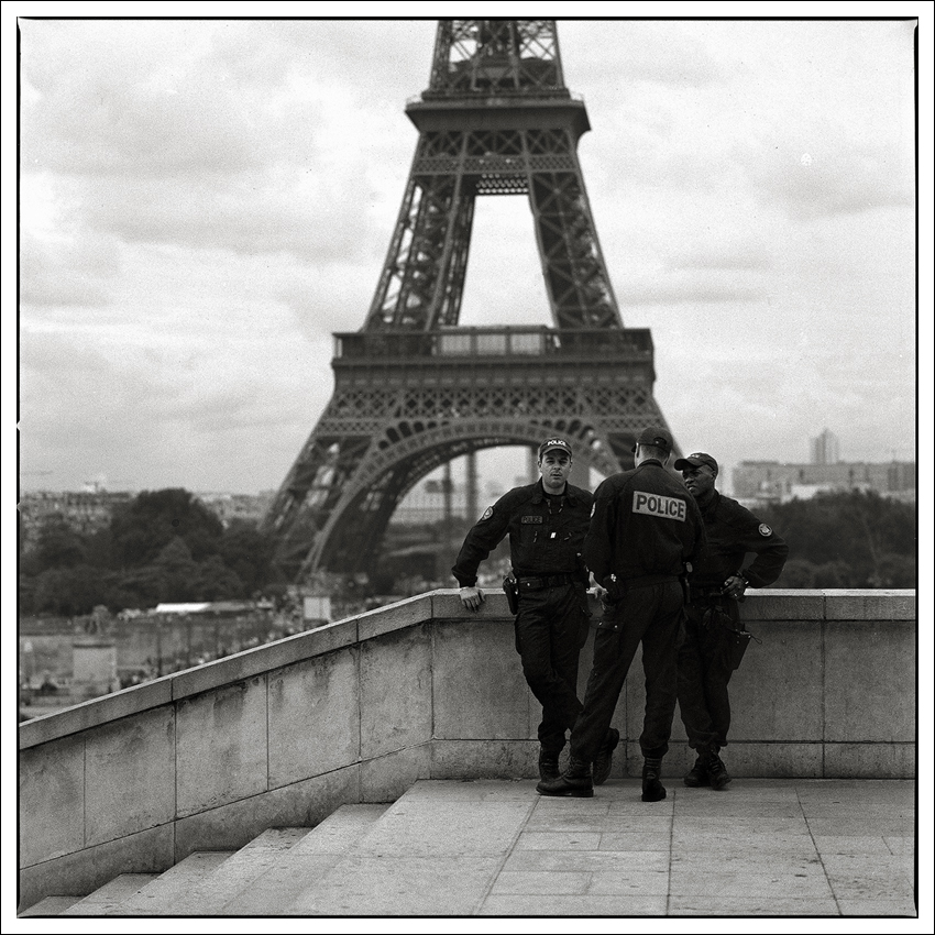 Eiffel-Bodyguards