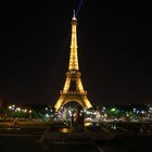 eiffel di notte