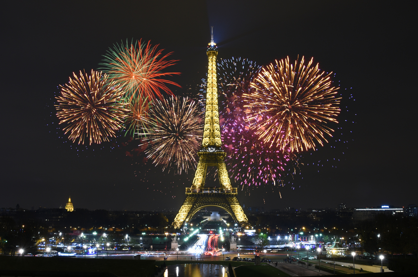 Eiffel Tower ( Copyright Tour Eiffel – Illuminations Pierre Bideau )