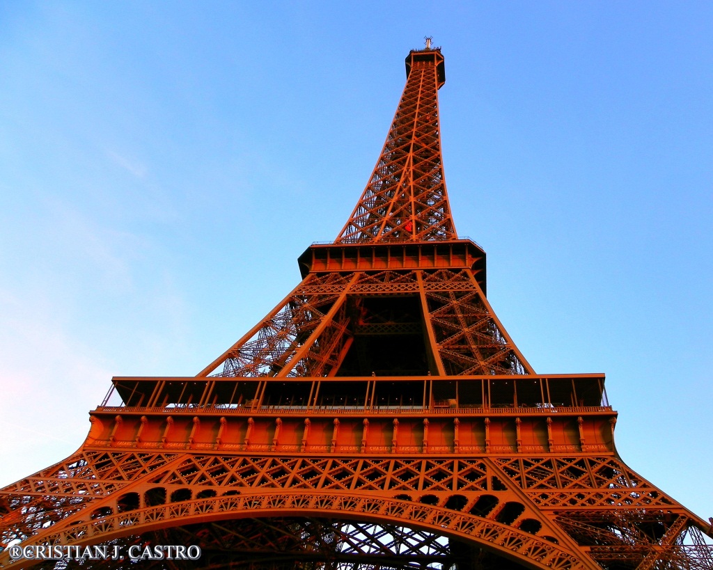 EIFFEL TOWER - PARIS CITY