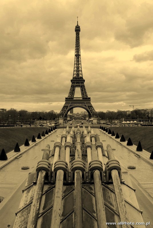 Eiffel Tower, view from Palais de Chailot