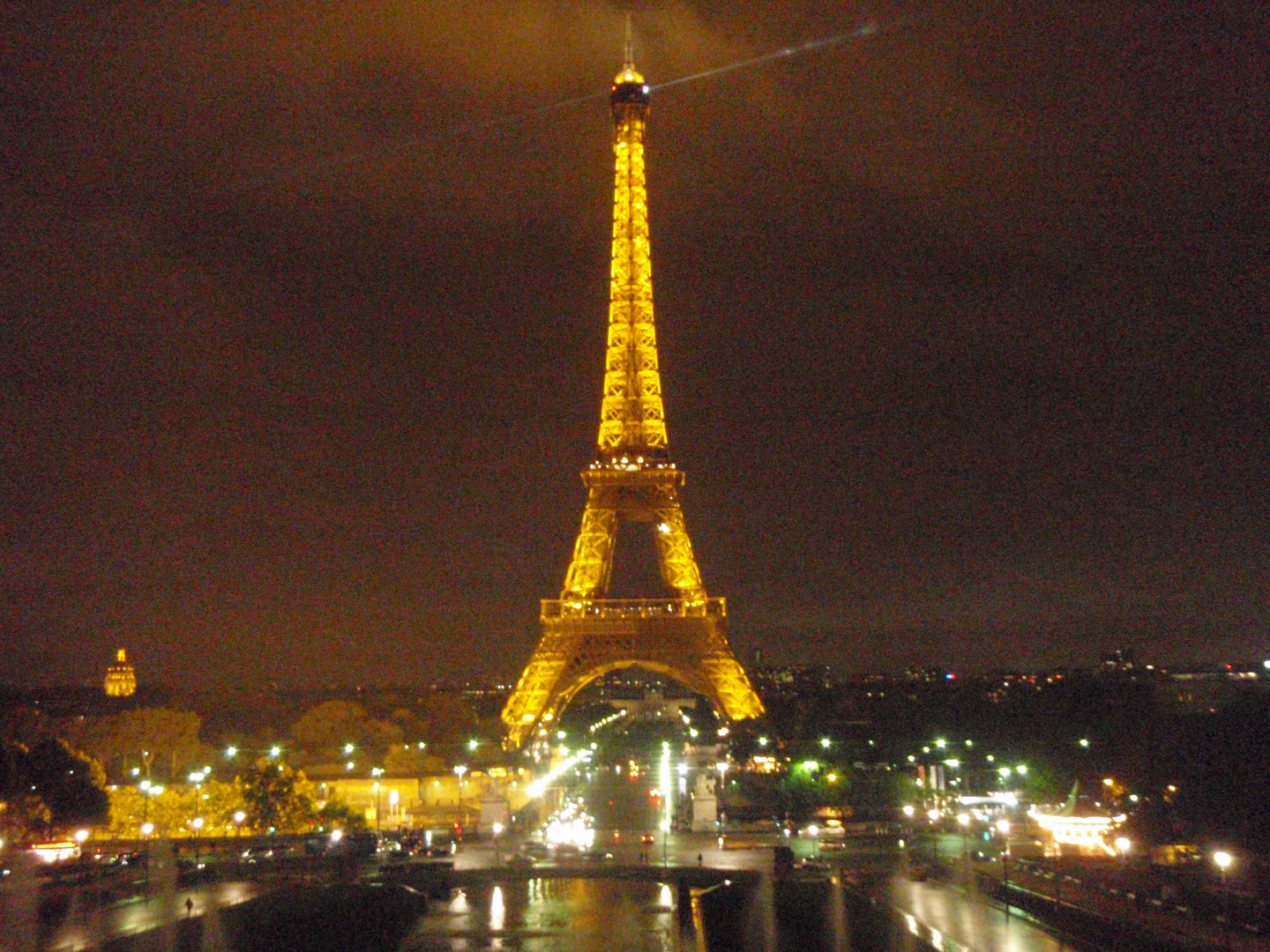 Eiffel Turm - mal anders bei Nacht .... ;-)