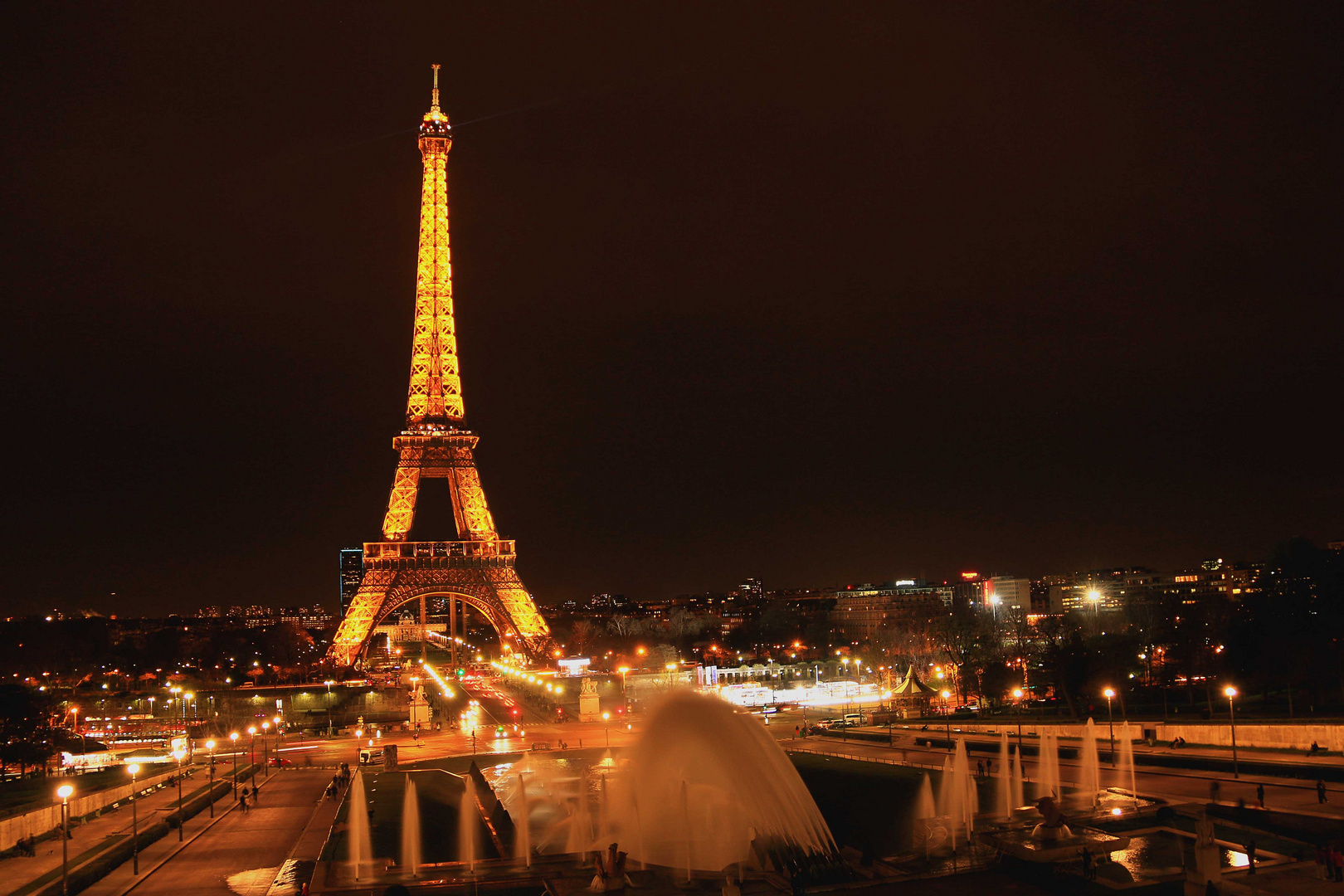 Eiffeltürmchen in der Nacht