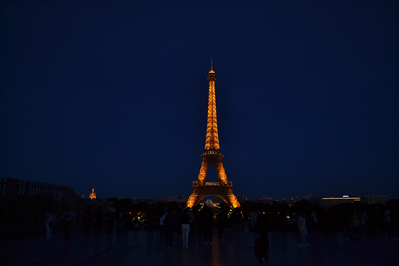 Eiffelturm am Sommerabend