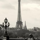 Eiffelturm an einen grauen Tag